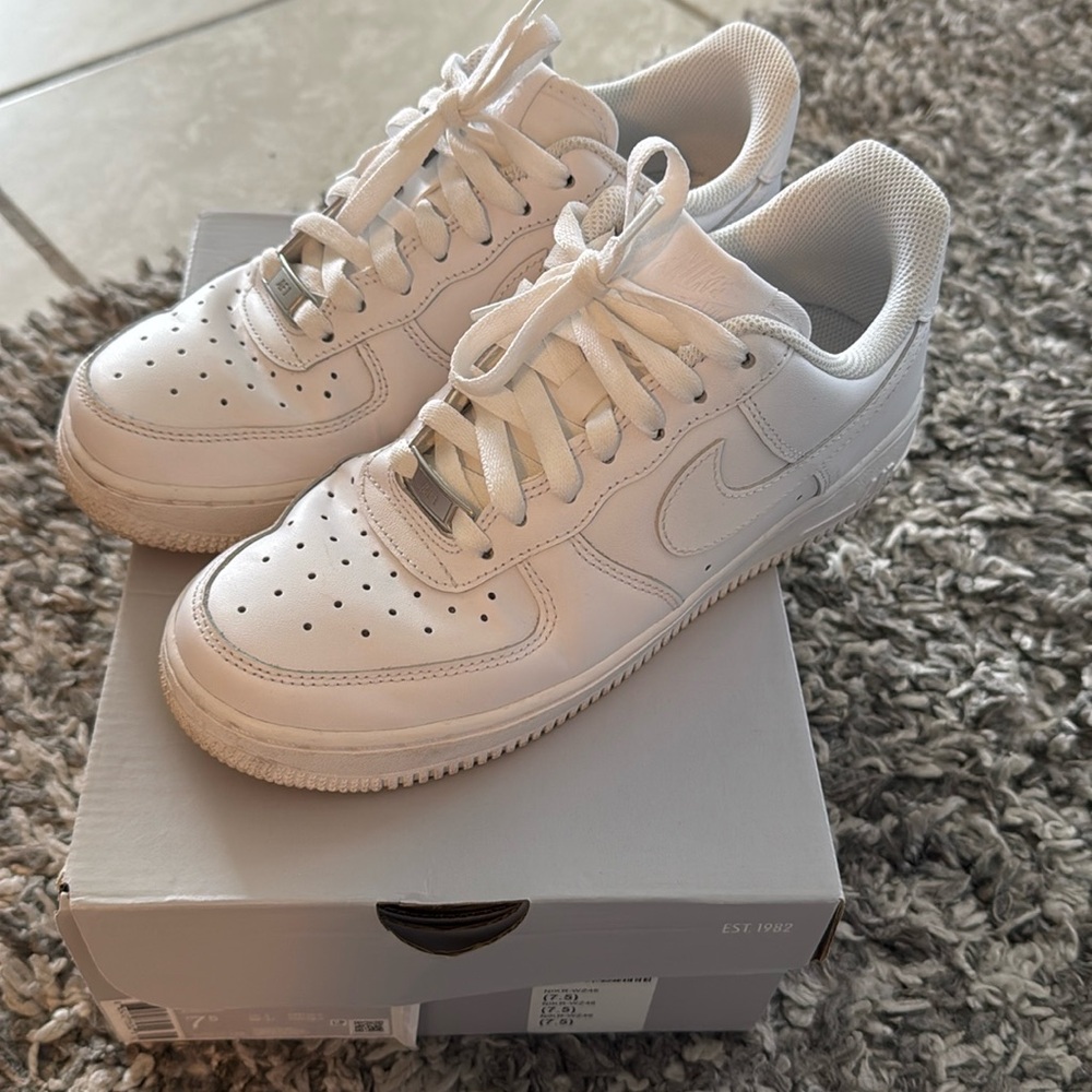 Nike AF1’s. Lightly used.